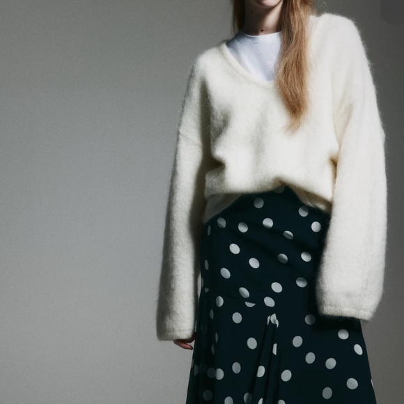 NWT H&M polka dot midi skirt - Picture 2 of 7